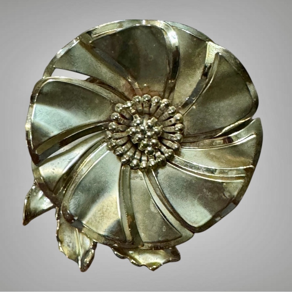 VINTAGE FLOWER BROOCH